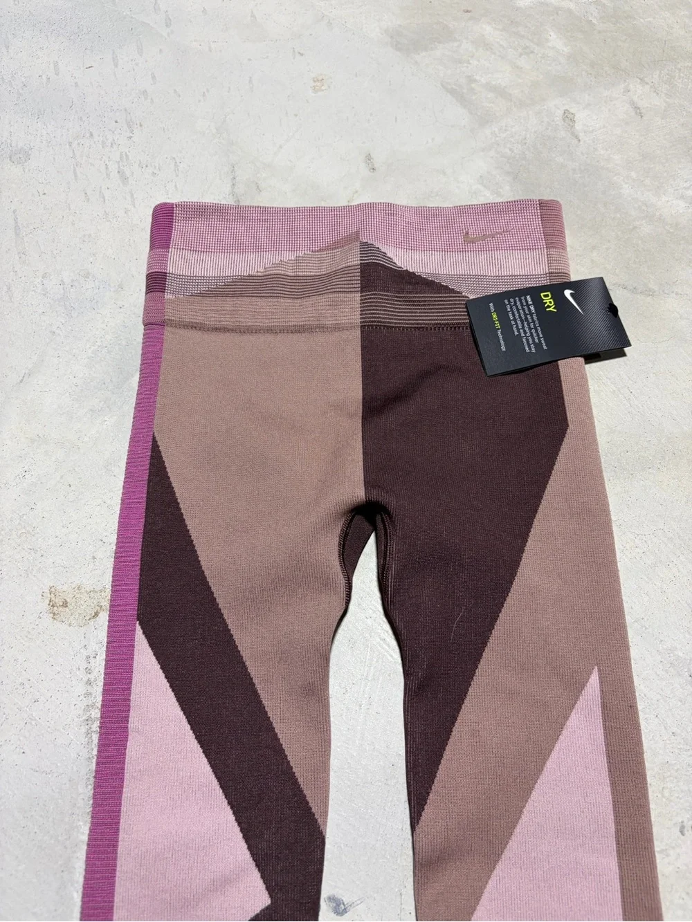 Nike women’s NWT Sculpt lux tight fit Pink brown leggings small MSRP$100